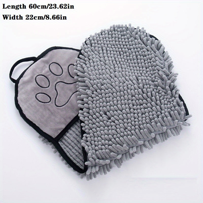 Rapid-Dry Microfiber Towel with high-grip pockets for pets, shown in use on a dog for quick drying and comfortable handling.