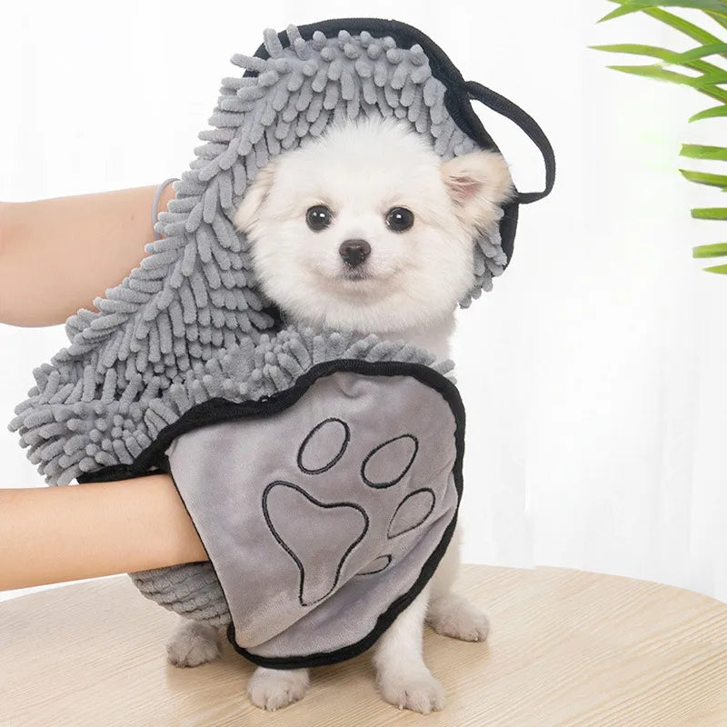 Rapid-Dry Microfiber Towel with high-grip pockets for pets, showing the soft, quick-drying fabric and secure pocket design.