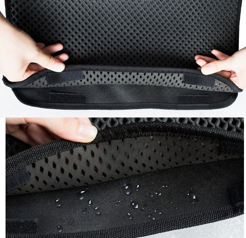 PetVibe™ double-layer litter trapping mat with waterproof honeycomb design, featuring a textured surface to catch and trap cat litter.