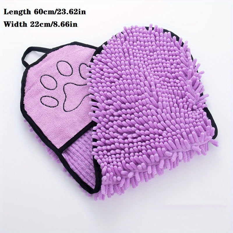 Rapid-Dry Microfiber Towel with high-grip pockets for pets, designed for quick drying and easy handling of furry animals.